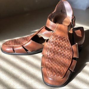 Closed toed flats/sandals